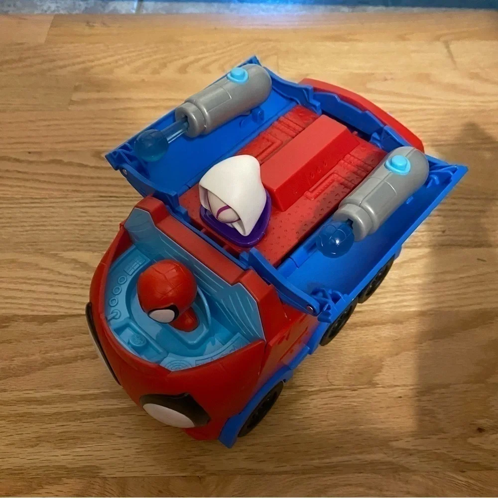 Spidey and His Amazing Friends Web Spinning Hauler Transforming Shooter Spin